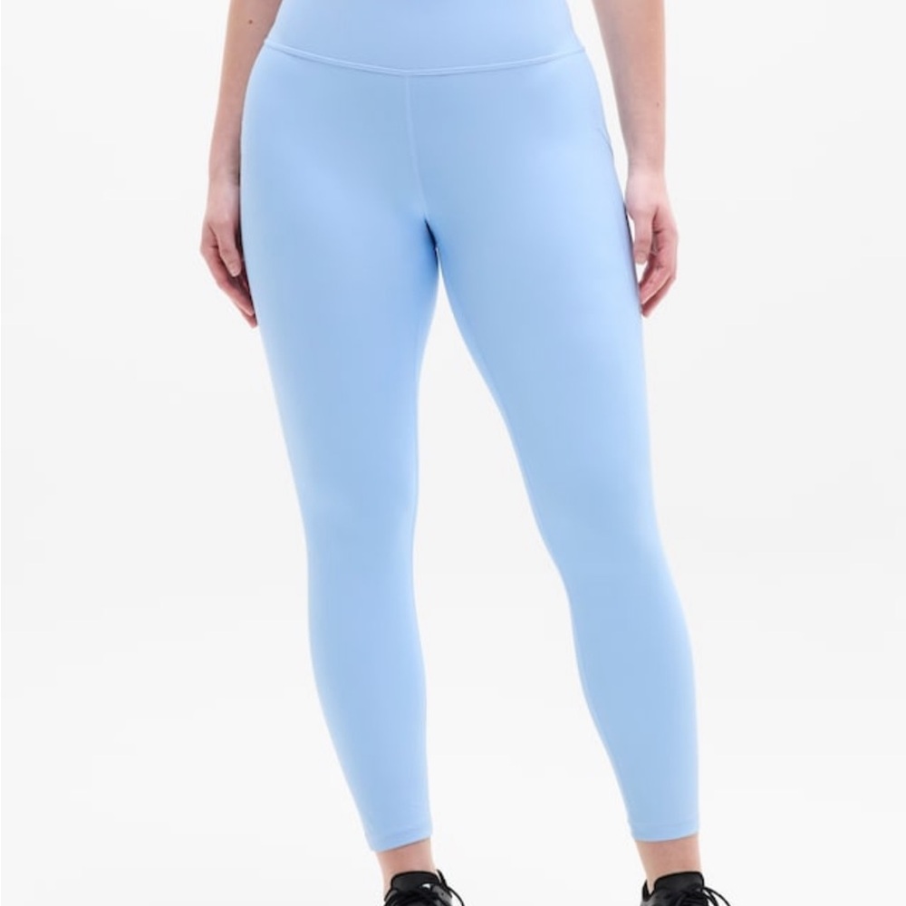 NWT Athleta Interval Stash High Rise 7/8 Legging, Size Large, Mist Blue‎